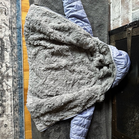 Girls size 3t North face jacket - Picture 2 of 7